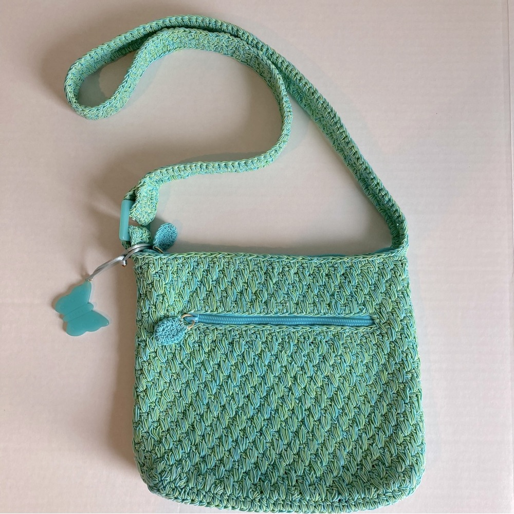 NWOT LIZ Claiborne Shoulder Bag Crochet Teal Blue with Yellow Accents.